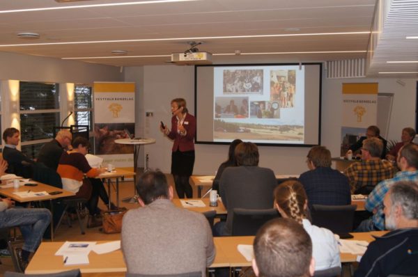 Sigrid Hjørnegård, generalsekretær i Norges Bondelag presenterte seg
