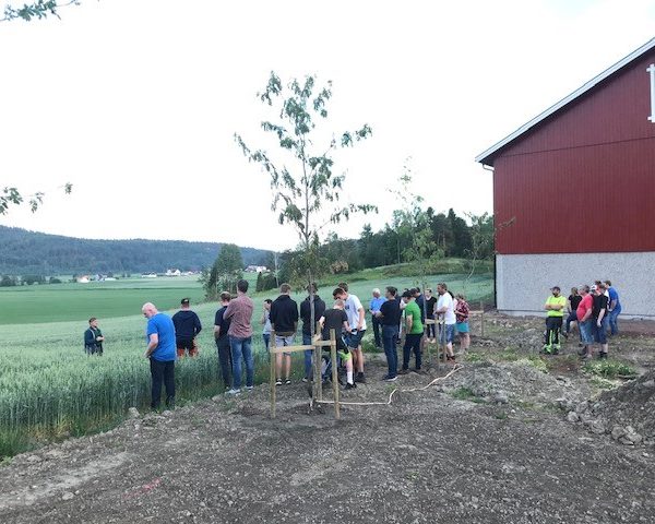 Kvelden ble startet med en liten omvisning og markvandring