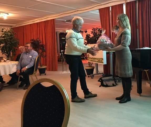 Kristen Skoli fikk blomster og takk fra Birgitte Ringdal Brekke