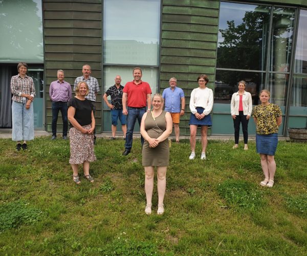 Alle utsendingene fra Vestfold og Telemark på et brett. Fv: Hege Gonsholt, Hans Edvard Torp (Landkreditt), Inger Synøve Johnsen, Erik Dahl, Hans Jørgen Olsen Røren, Thorleif Müller, Anne-Helene Sommerstad Bruserud, Aslak Snarteland, Silje Eckdahl, Anne Birgitte Riis-Johansen og Trude Flatland.