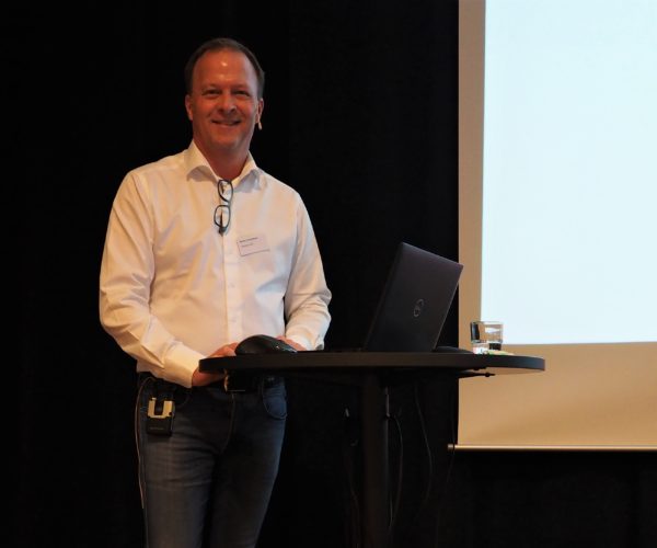 Morten Thorkildsen fra Simployer AS foreleste om bokføring på temadagen i forkant av skattekurset. 