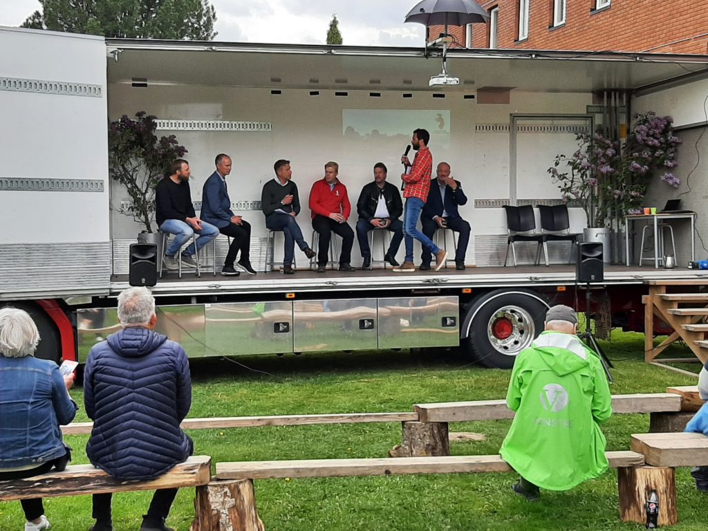 Litt alvor og på Minidyrsku'n - paneldebatt med tema produksjon og utnyttelse av biogass i landbruket.