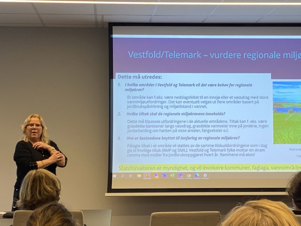 Hilde Marianne Lien hos Statsforvalteren i Vestfold og Telemark innledet om innføring av regionale miljøtiltak. (Bildet er tatt ved en tidligere anledning)
