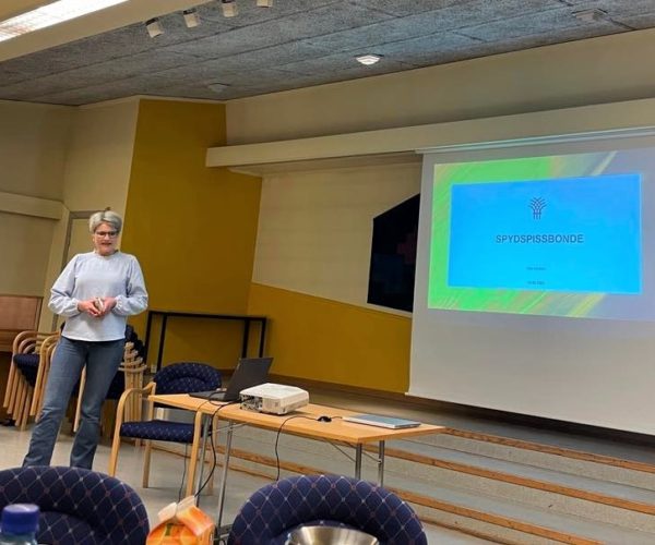 Spydspissbonde Silje Eckdahl fortalte om sine erfaringer med klimakalkulatoren