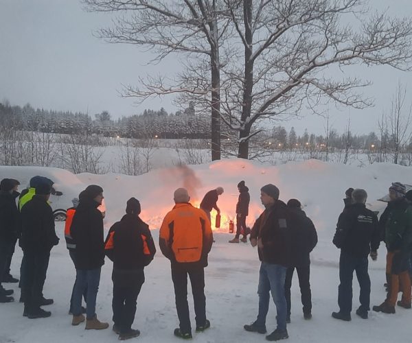 Deretter var det tid for praktisk øvelse ute i kulda