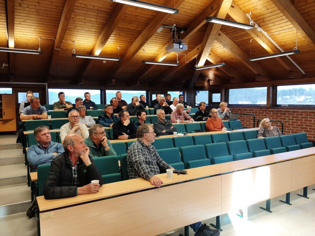 Godt oppmøte og oppmerksomme deltagere på fagkveld korn i regi av Kornprosjektet i Telemark