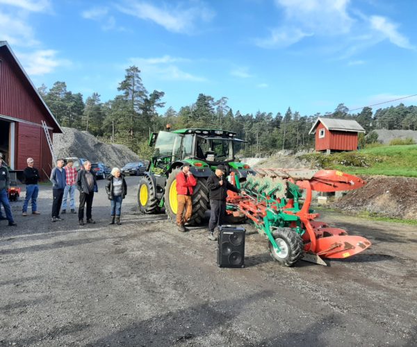 Representanter for Kverneland plogens oppbygging, og grunninnstilling av plog.